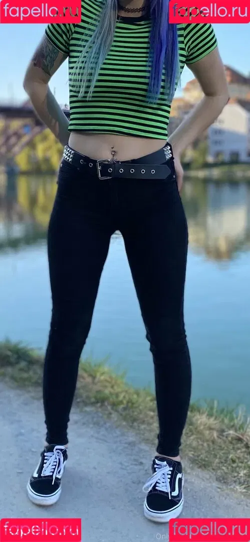 hollyhellfree Onlyfans Photo Gallery 