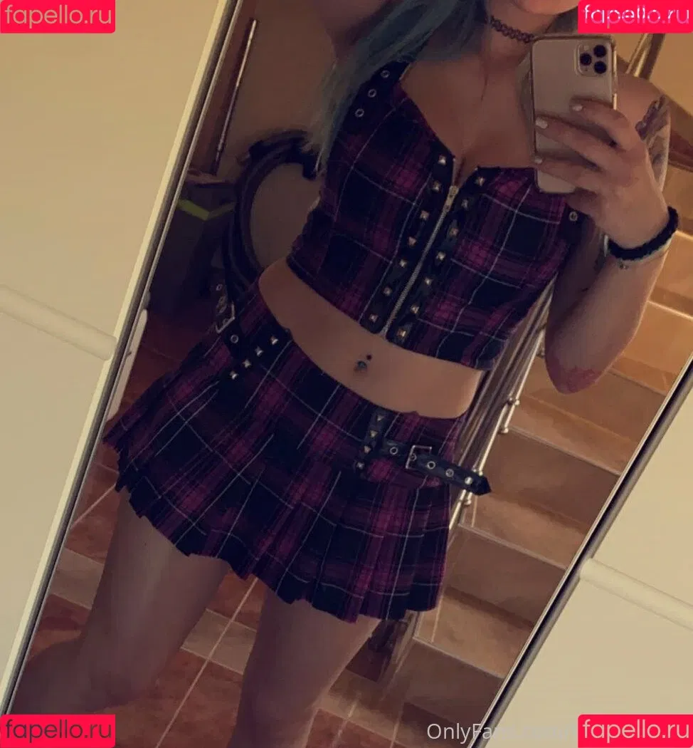 hollyhellfree Onlyfans Photo Gallery 