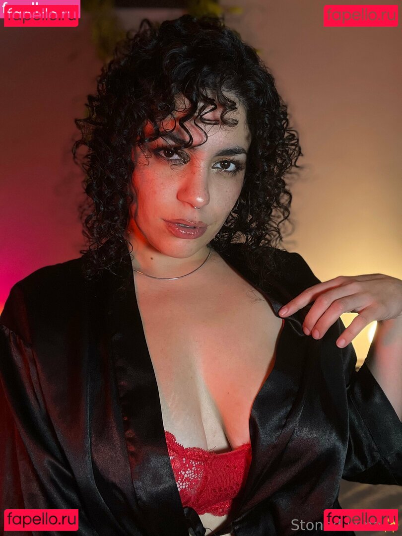 lunaisstoned / stonedluna Onlyfans Photo Gallery 