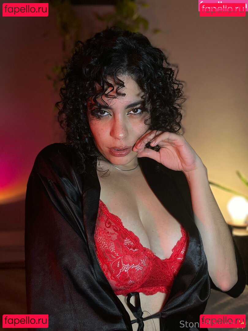 lunaisstoned / stonedluna Onlyfans Photo Gallery 