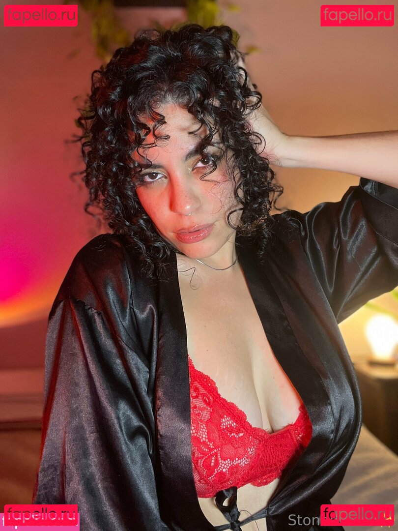lunaisstoned / stonedluna Onlyfans Photo Gallery 