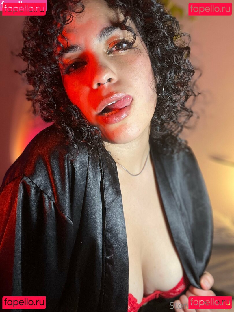 lunaisstoned / stonedluna Onlyfans Photo Gallery 