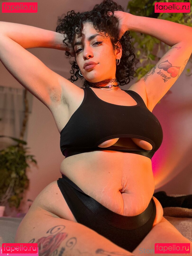 lunaisstoned / stonedluna Onlyfans Photo Gallery 