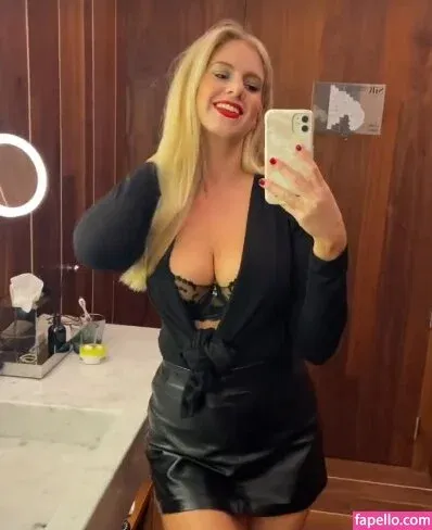 Miss.Sophy Onlyfans Photo Gallery 