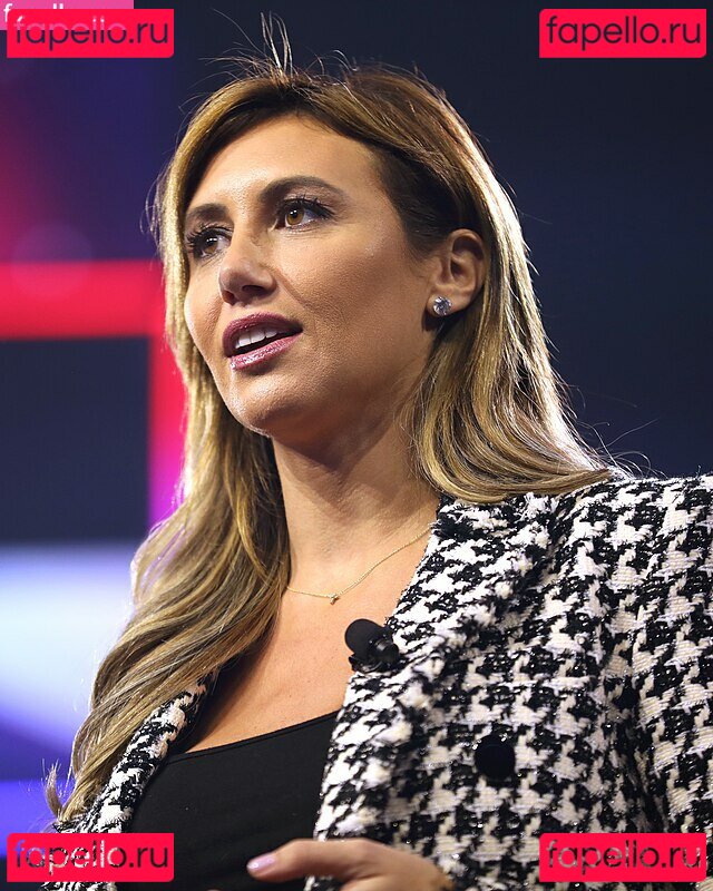 Alina Habba / AlinaHabba / American lawyer / alina_habba Onlyfans Photo Gallery 