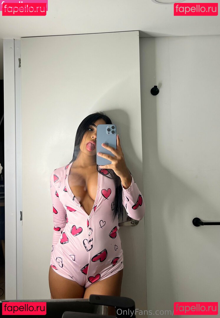 miacollinss / miacollinsss Onlyfans Photo Gallery 