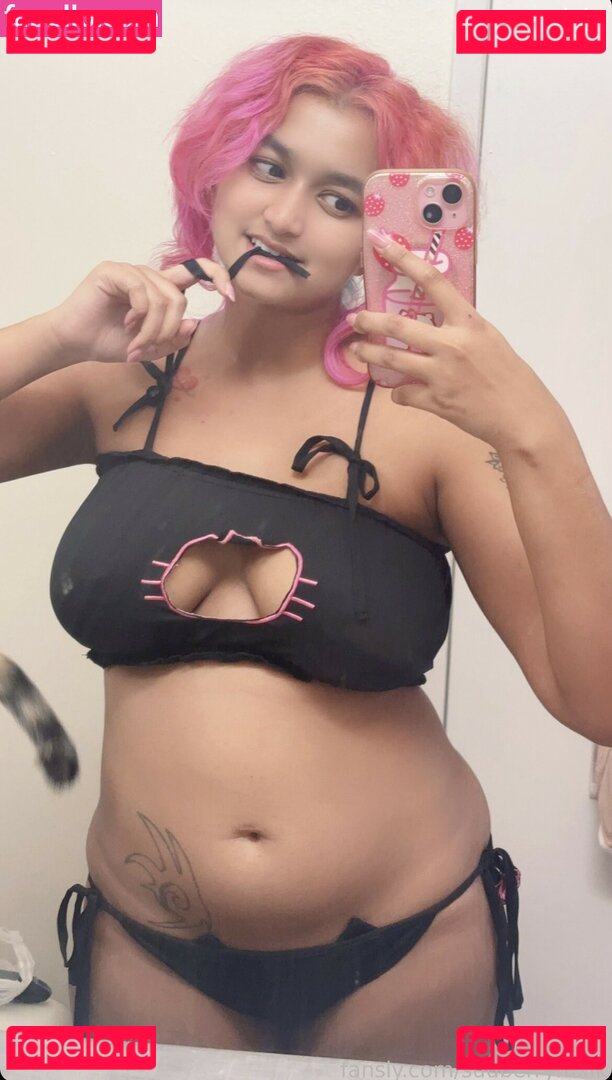 Suuberrymxlk Onlyfans Photo Gallery 