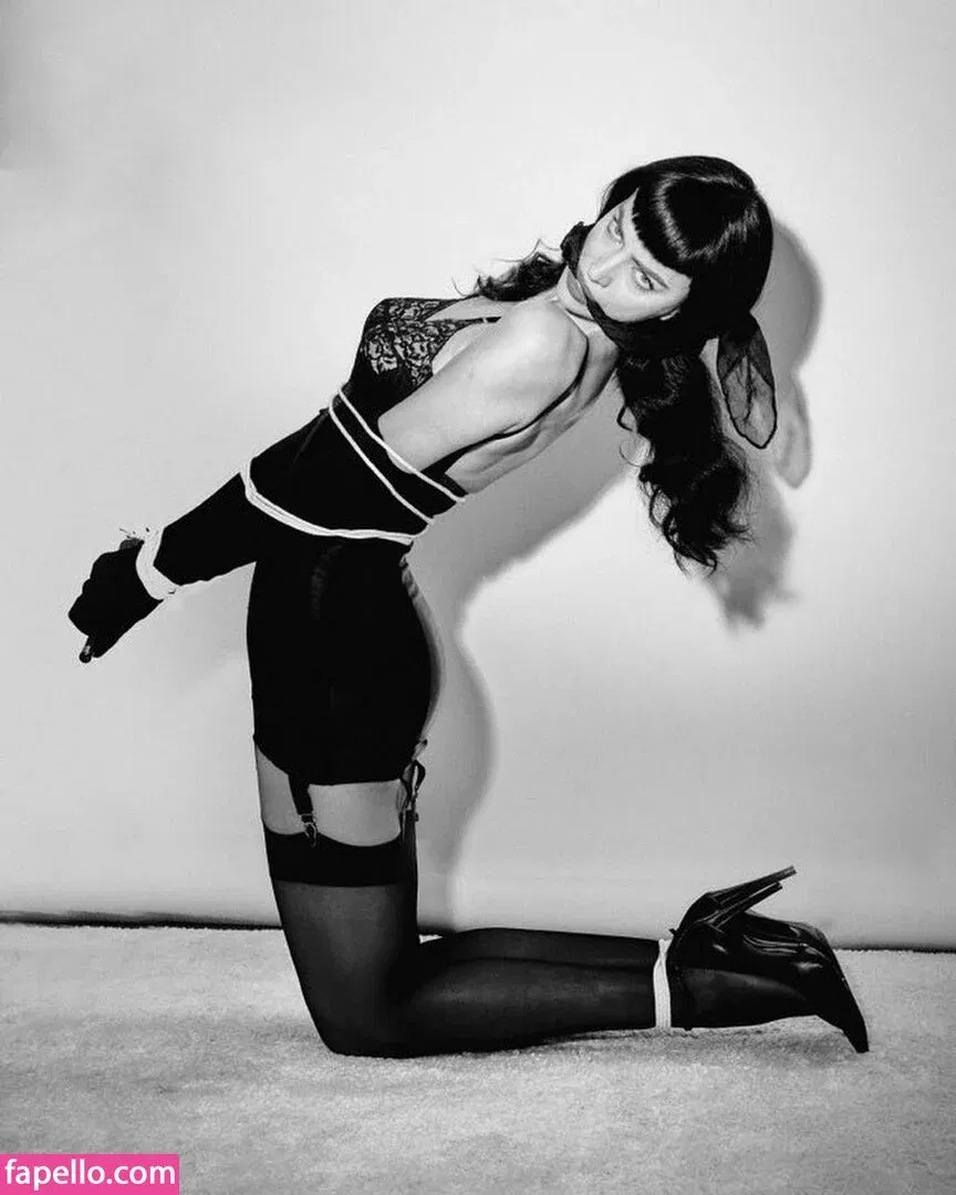 Irina Shayk Onlyfans Photo Gallery 