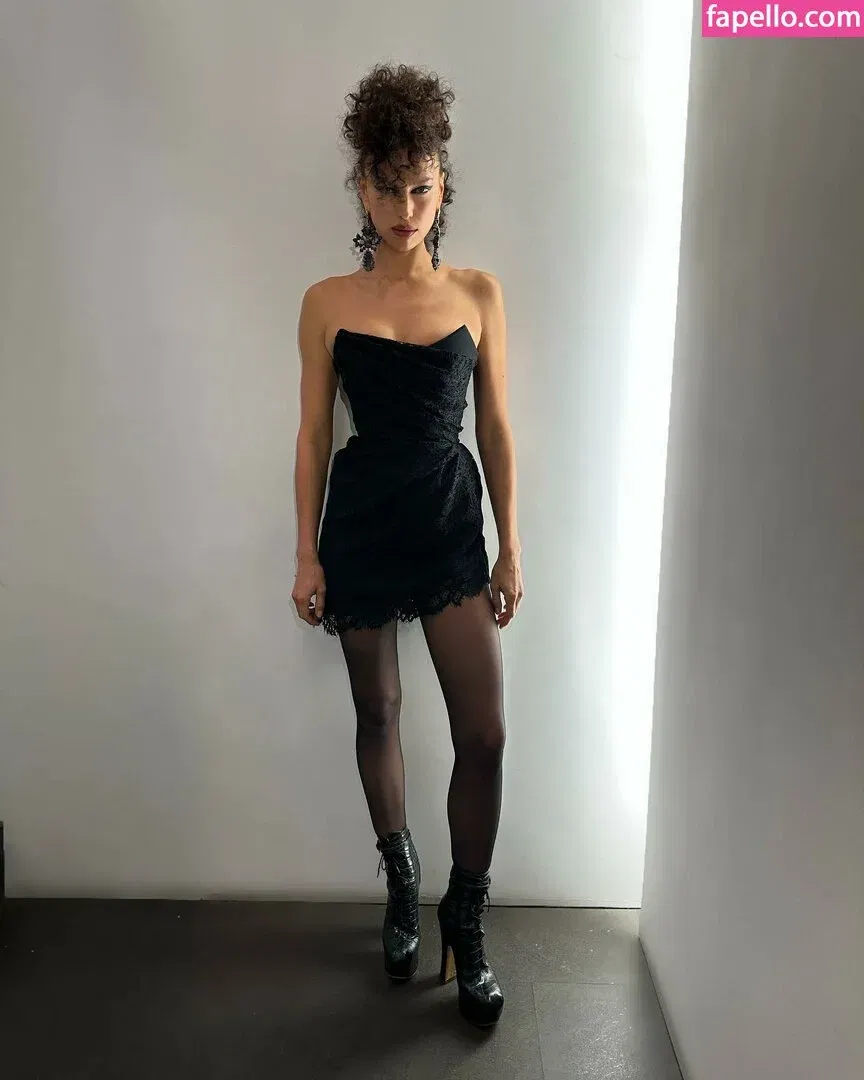 Irina Shayk Onlyfans Photo Gallery 