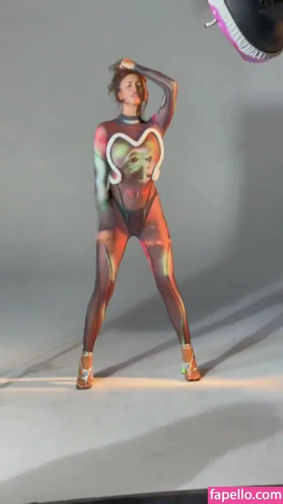 Irina Shayk Onlyfans Photo Gallery 