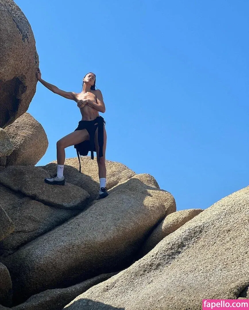 Irina Shayk Onlyfans Photo Gallery 