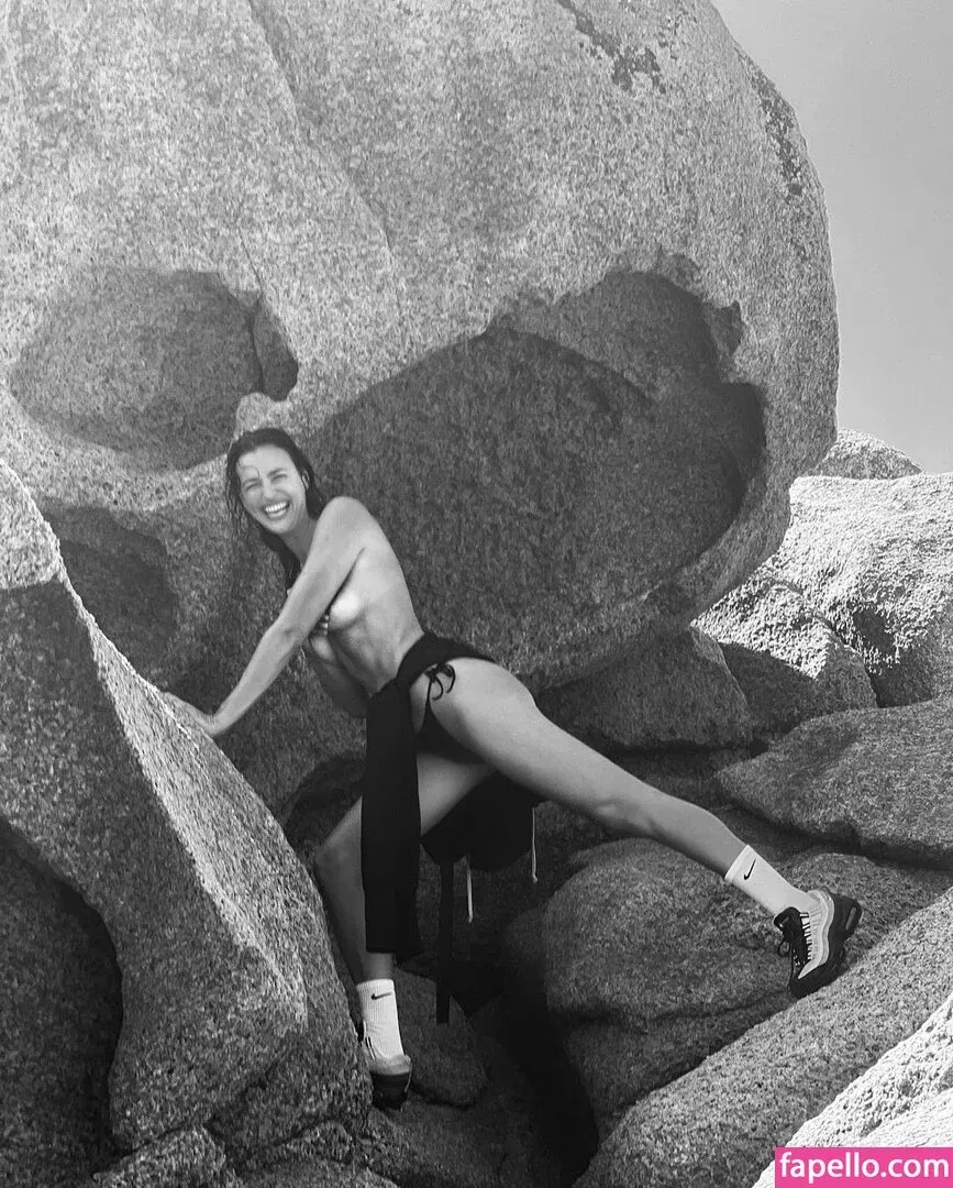 Irina Shayk Onlyfans Photo Gallery 