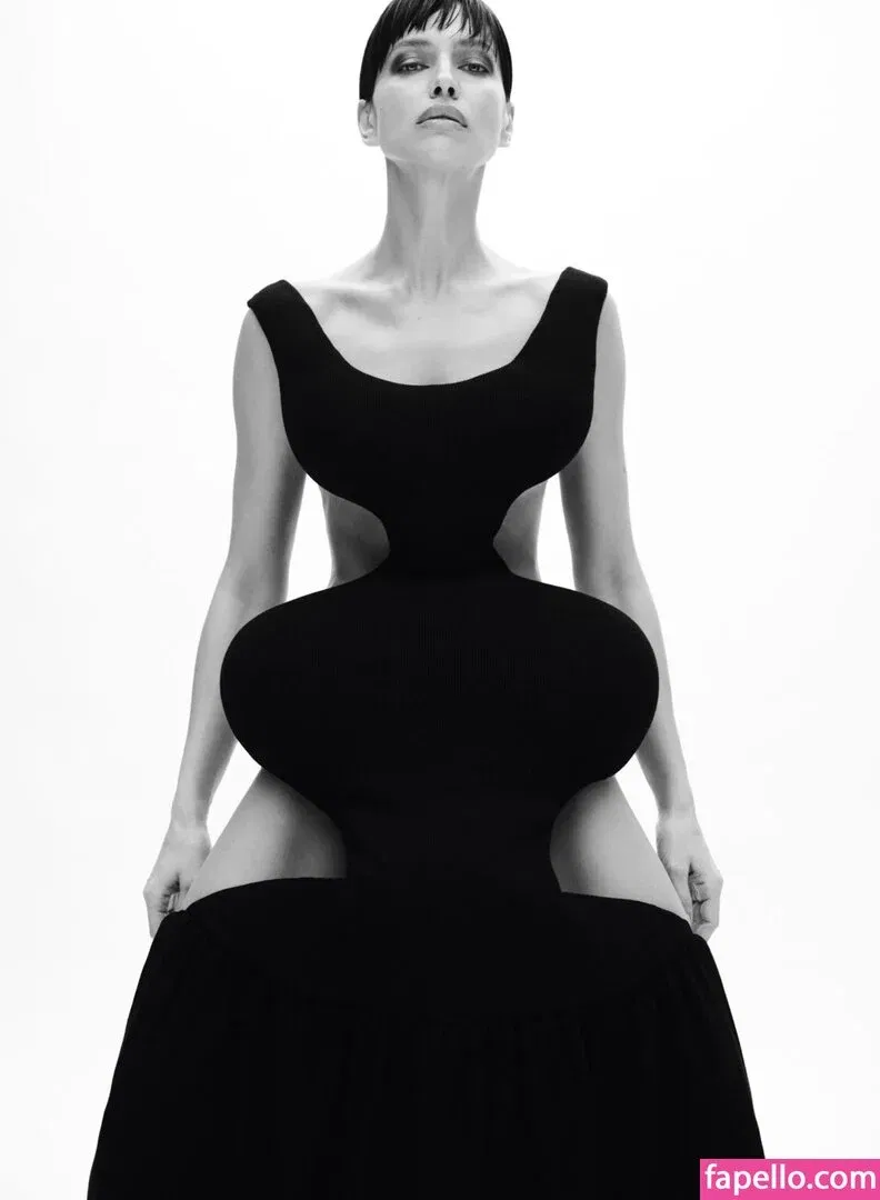 Irina Shayk Onlyfans Photo Gallery 