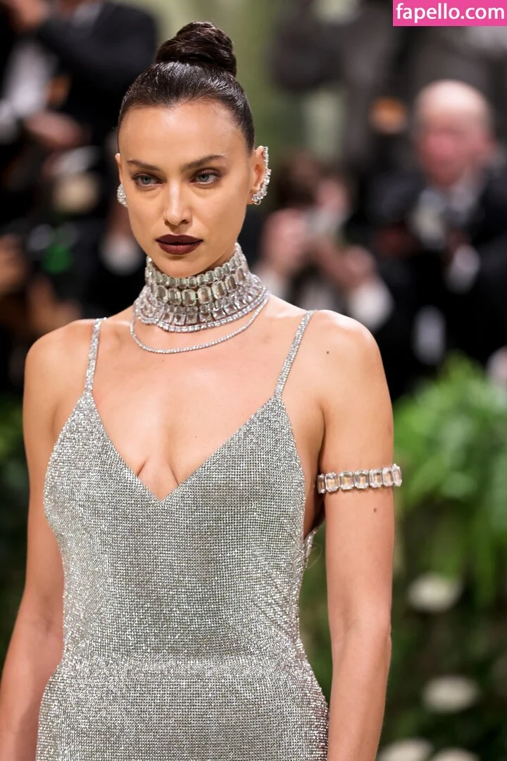 Irina Shayk Onlyfans Photo Gallery 