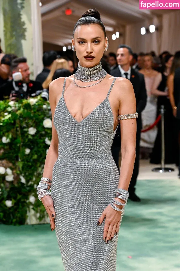 Irina Shayk Onlyfans Photo Gallery 