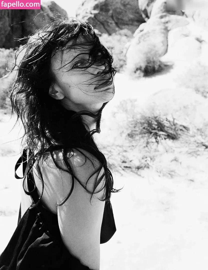 Irina Shayk Onlyfans Photo Gallery 