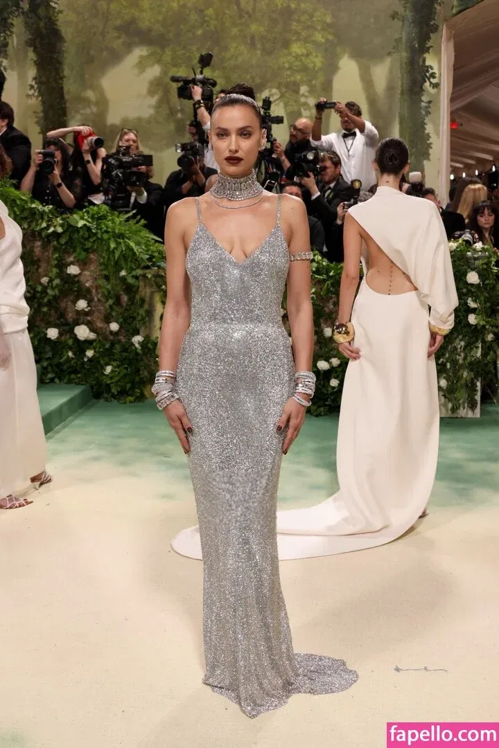 Irina Shayk Onlyfans Photo Gallery 