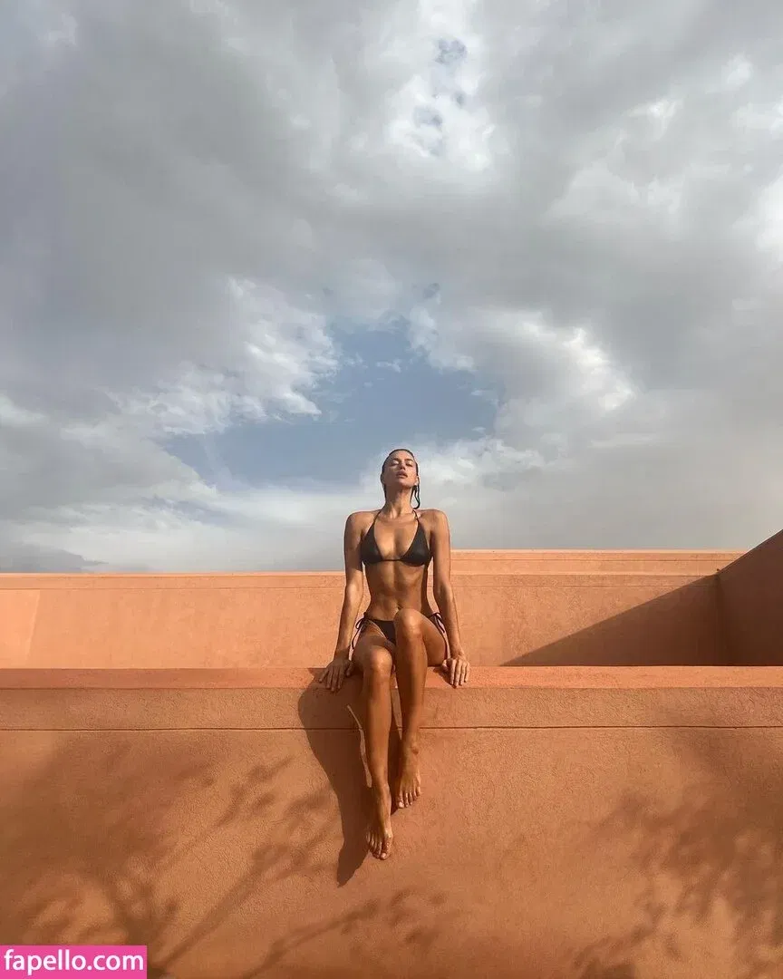 Irina Shayk Onlyfans Photo Gallery 