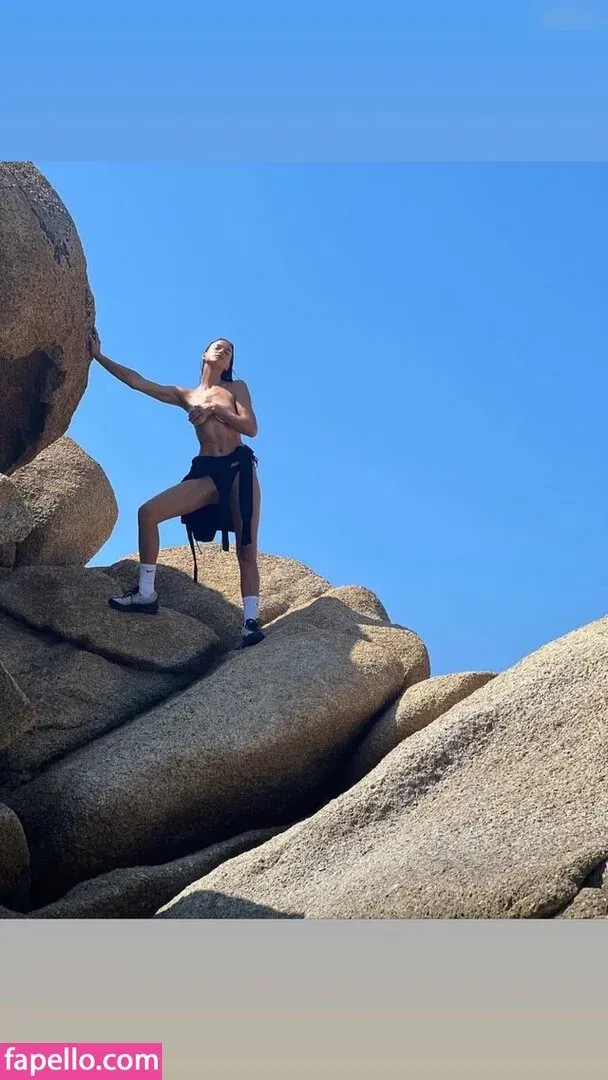 Irina Shayk Onlyfans Photo Gallery 