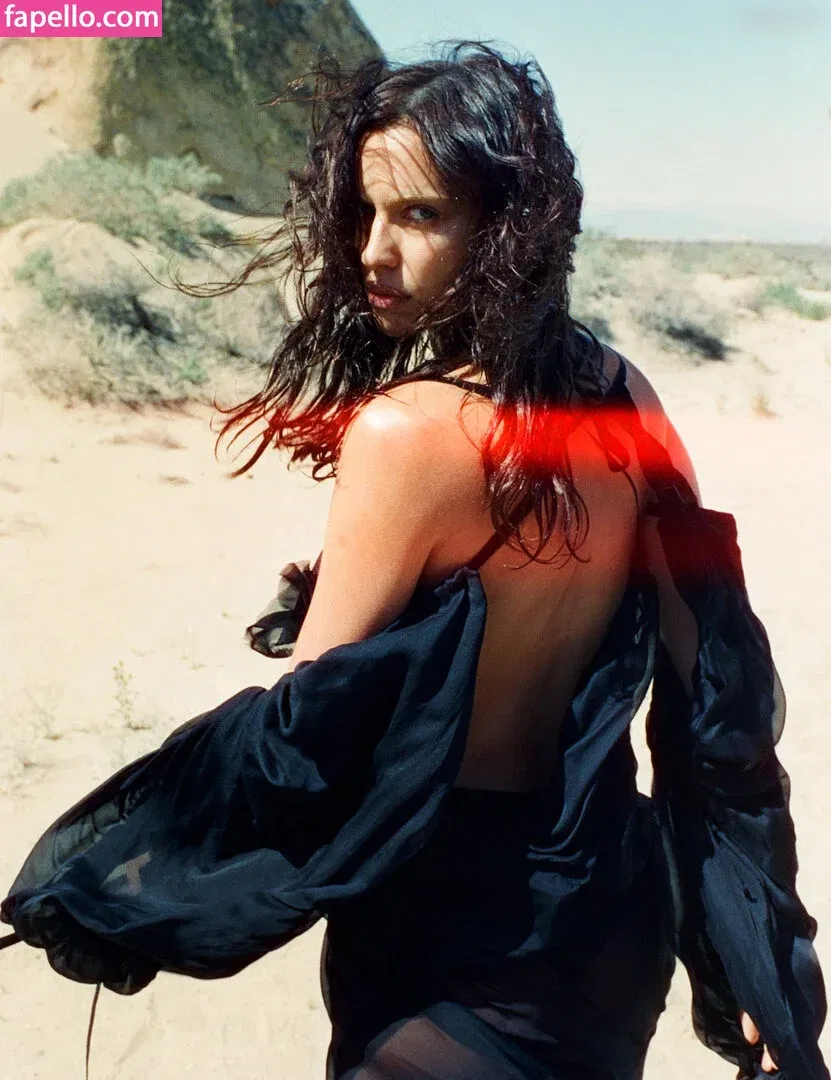 Irina Shayk Onlyfans Photo Gallery 