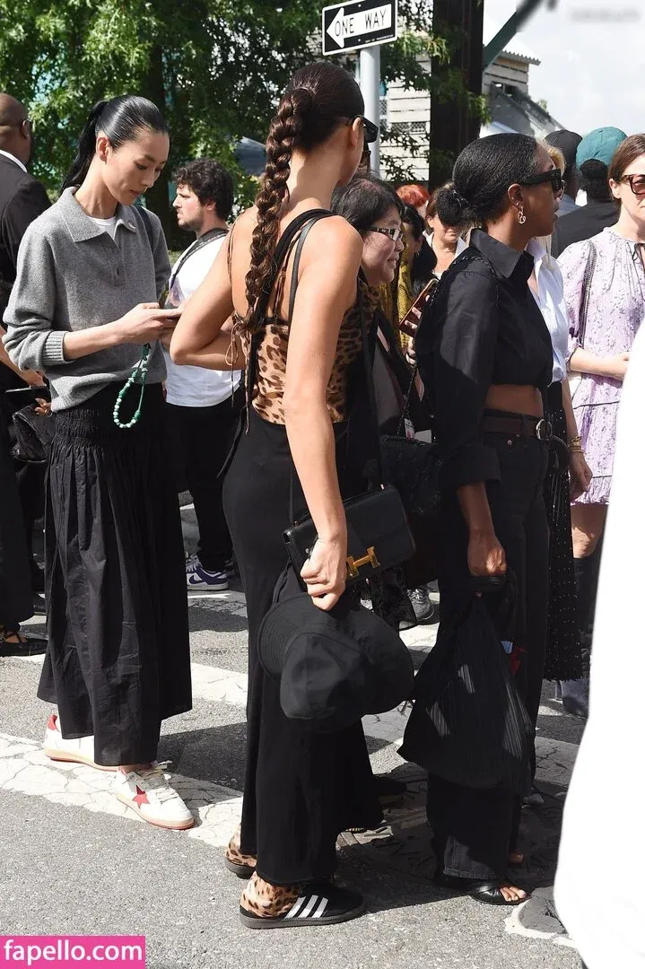 Irina Shayk Onlyfans Photo Gallery 