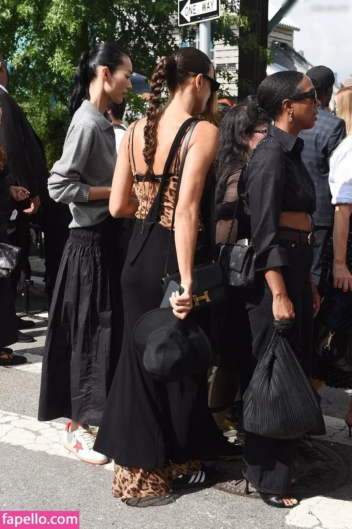 Irina Shayk Onlyfans Photo Gallery 