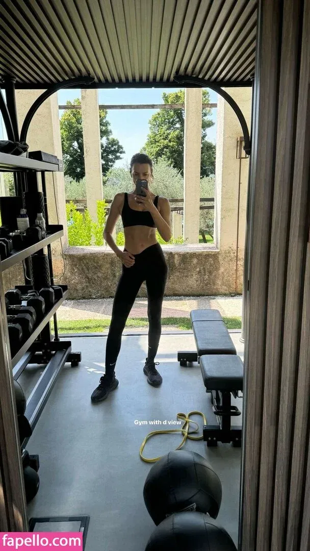 Irina Shayk Onlyfans Photo Gallery 