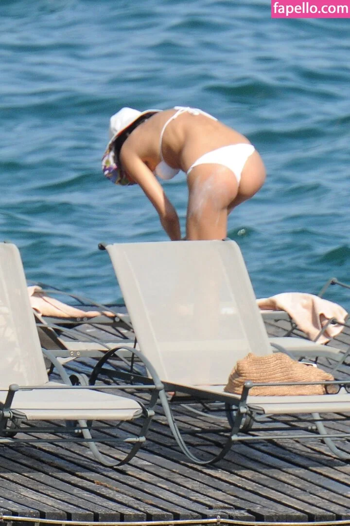 Irina Shayk Onlyfans Photo Gallery 