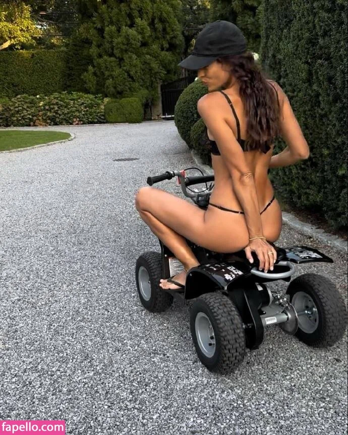 Irina Shayk Onlyfans Photo Gallery 