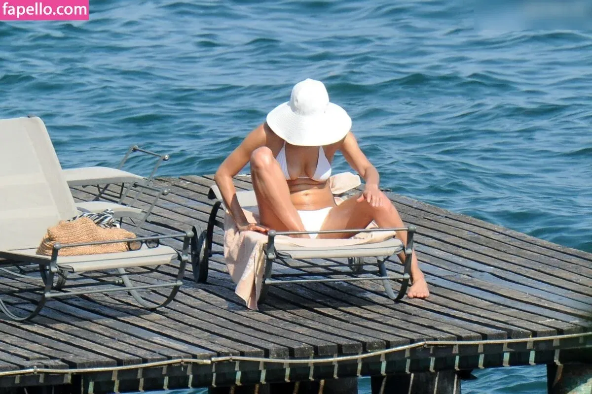 Irina Shayk Onlyfans Photo Gallery 