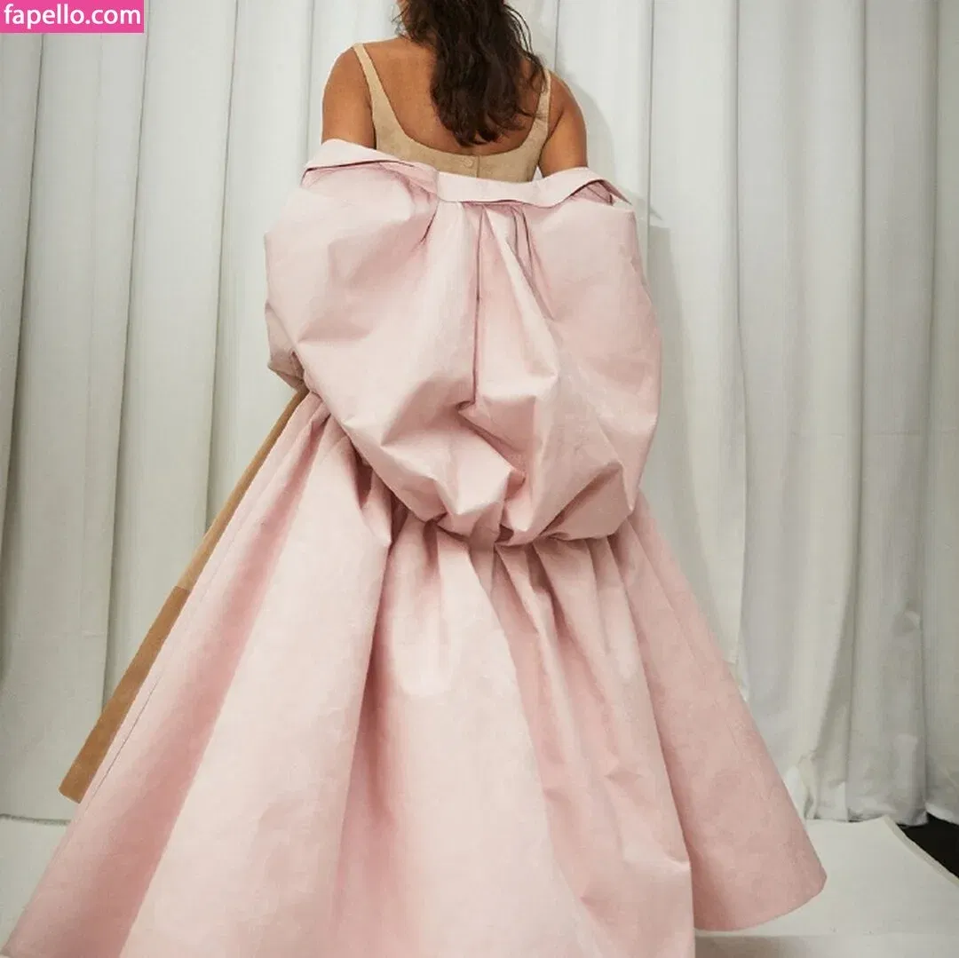 Irina Shayk Onlyfans Photo Gallery 