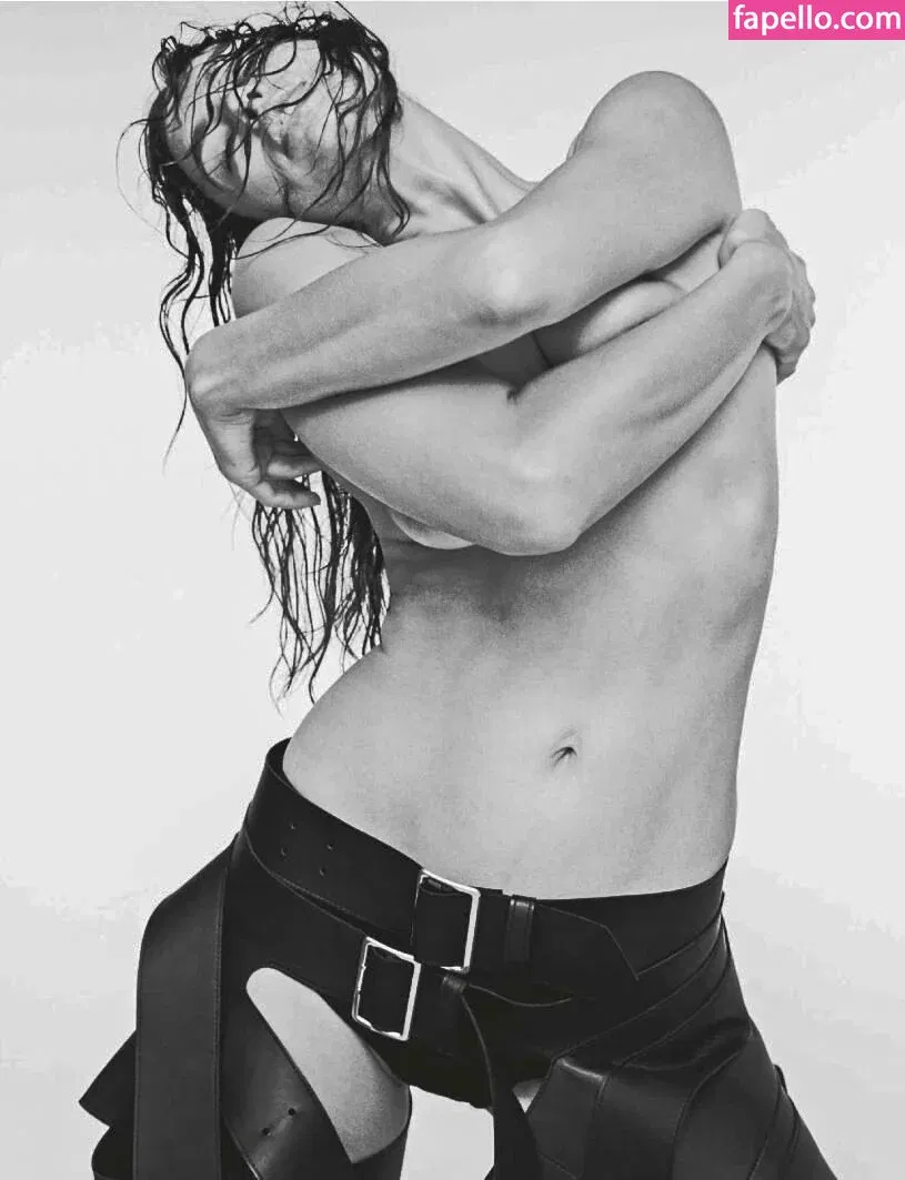 Irina Shayk Onlyfans Photo Gallery 