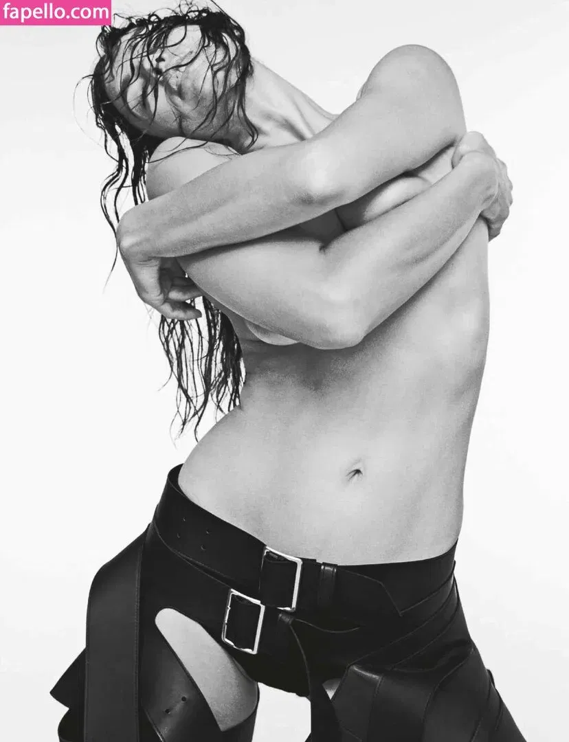 Irina Shayk Onlyfans Photo Gallery 