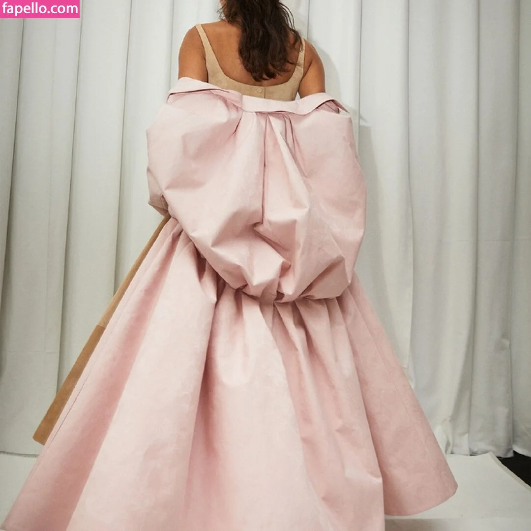 Irina Shayk Onlyfans Photo Gallery 