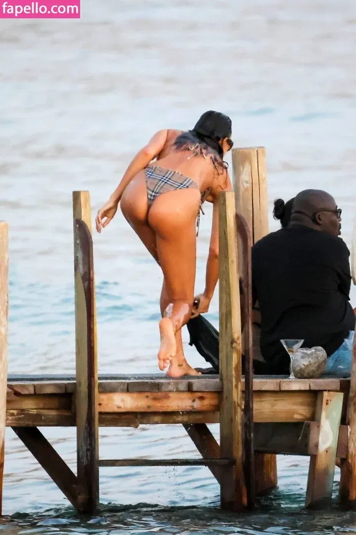 Irina Shayk Onlyfans Photo Gallery 