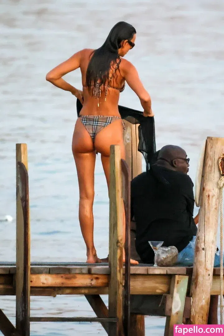 Irina Shayk Onlyfans Photo Gallery 