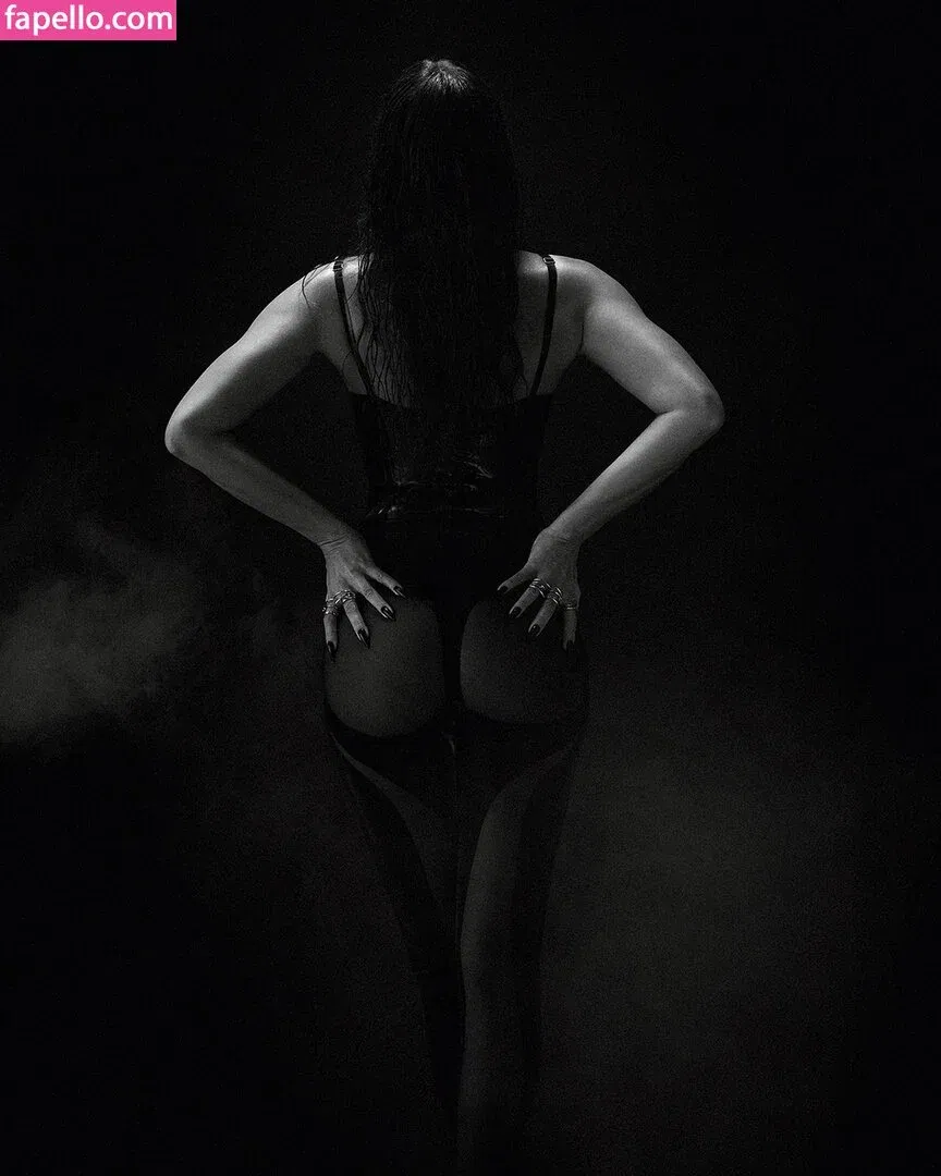 Irina Shayk Onlyfans Photo Gallery 