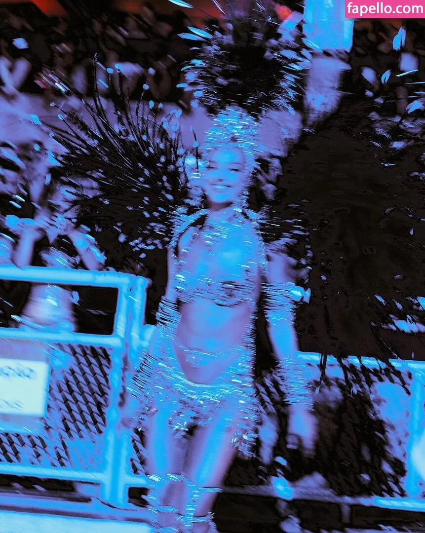 Irina Shayk Onlyfans Photo Gallery 