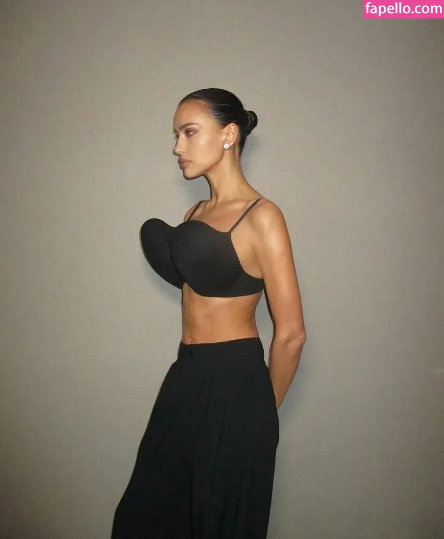 Irina Shayk Onlyfans Photo Gallery 