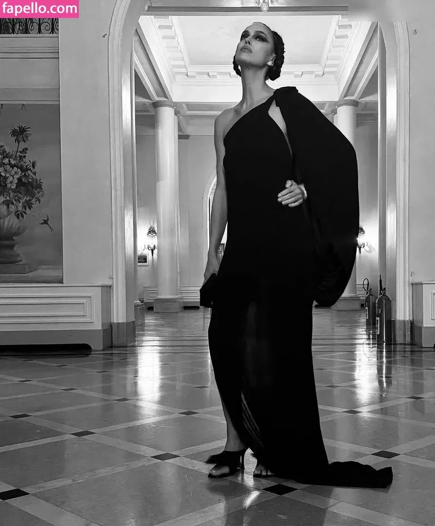 Irina Shayk Onlyfans Photo Gallery 