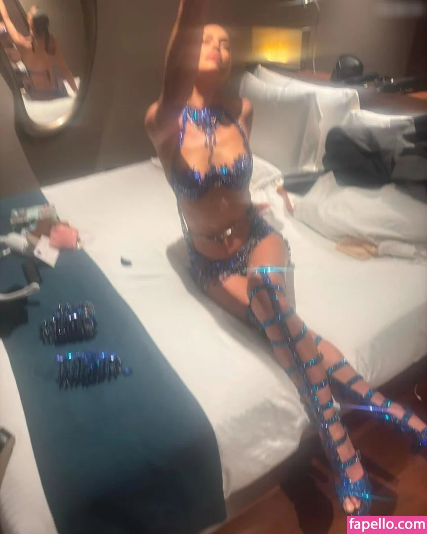 Irina Shayk Onlyfans Photo Gallery 