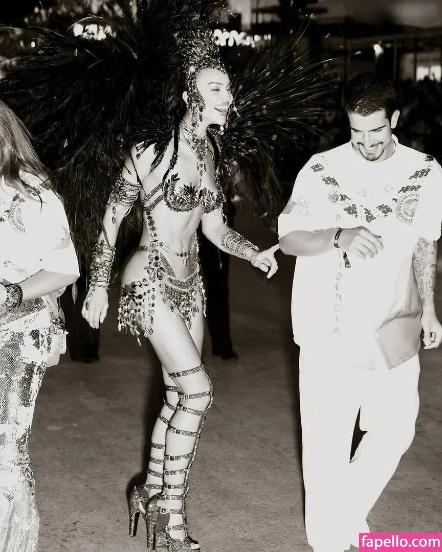 Irina Shayk Onlyfans Photo Gallery 