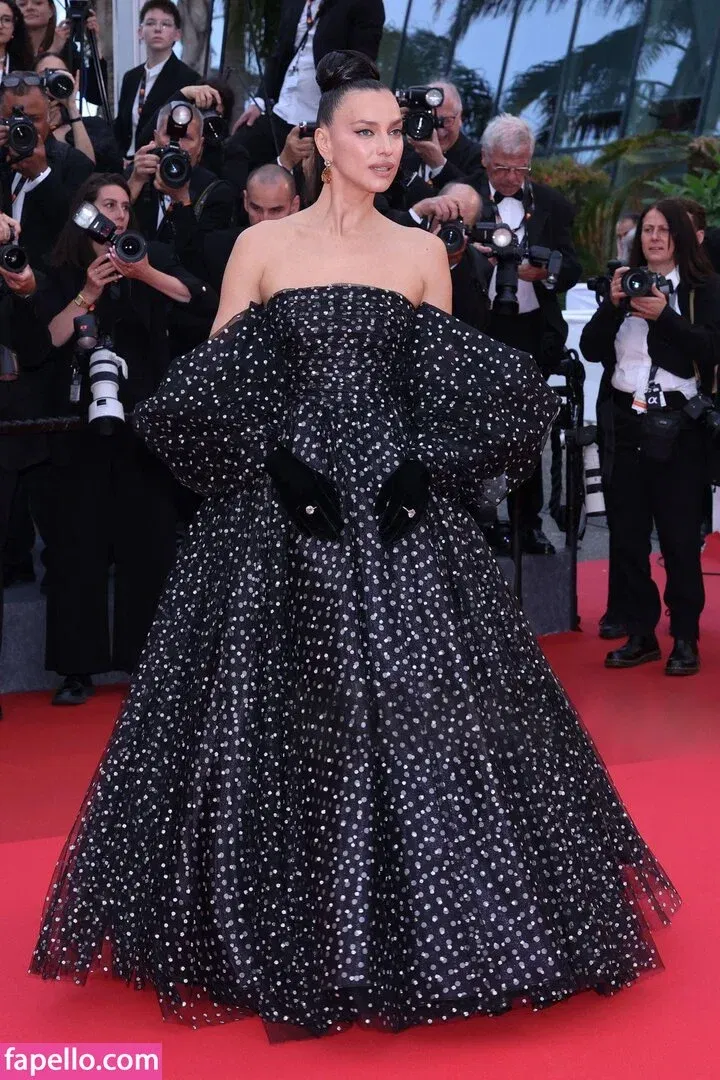 Irina Shayk Onlyfans Photo Gallery 