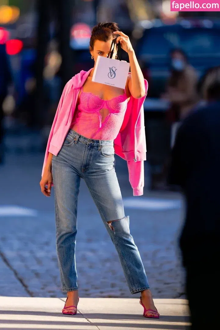 Irina Shayk Onlyfans Photo Gallery 