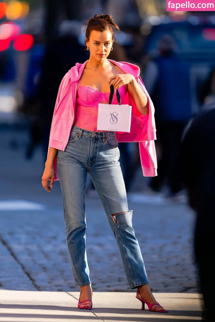 Irina Shayk Onlyfans Photo Gallery 