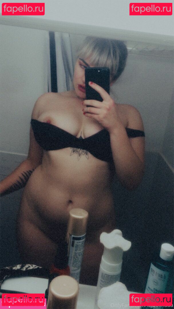 Lindolinaaa / seliovaaa Onlyfans Photo Gallery 