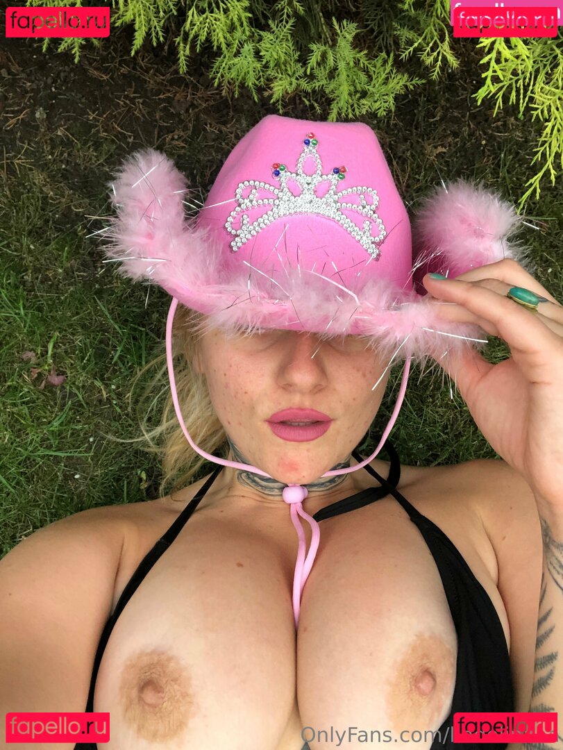 Lindolinaaa / seliovaaa Onlyfans Photo Gallery 