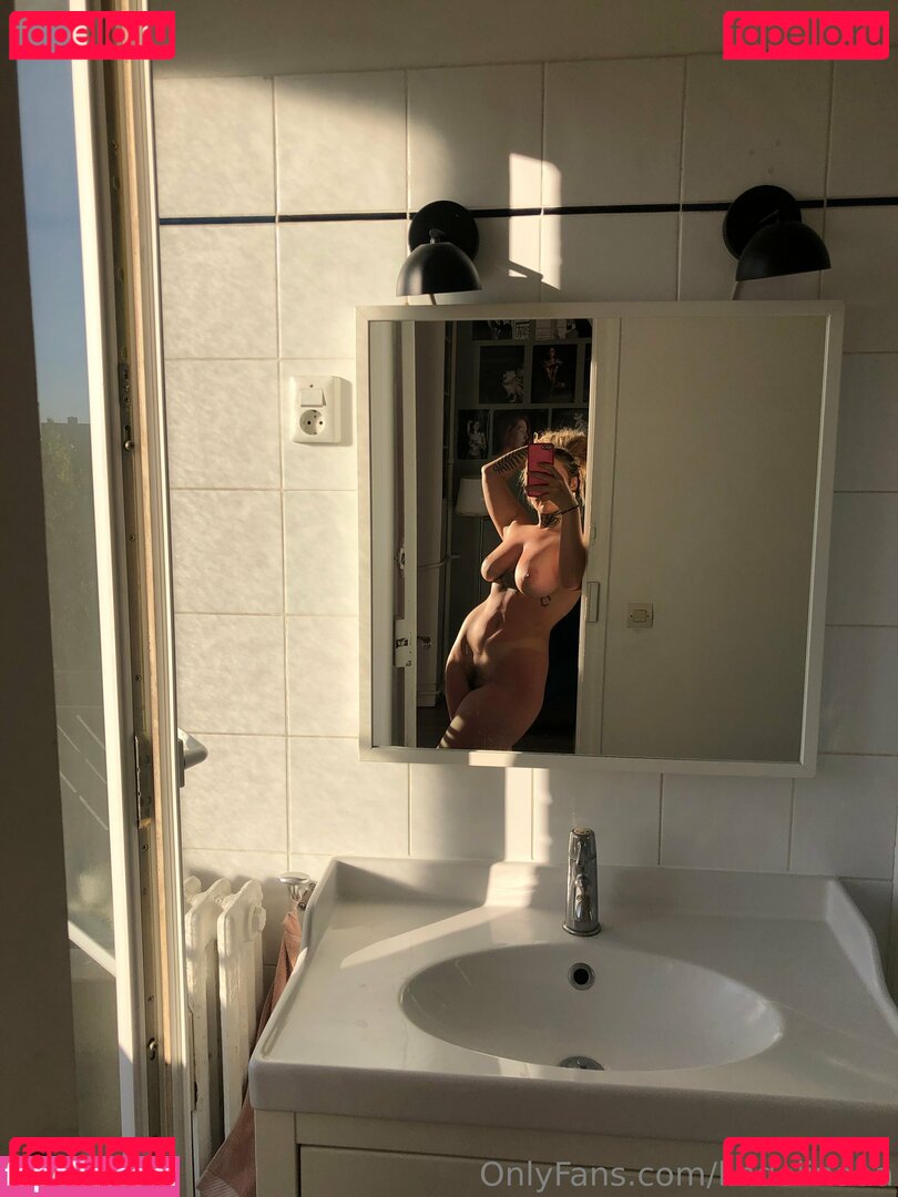 Lindolinaaa / seliovaaa Onlyfans Photo Gallery 