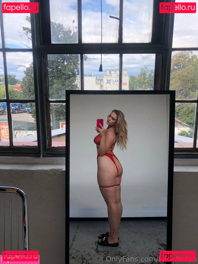 Lindolinaaa / seliovaaa Onlyfans Photo Gallery 