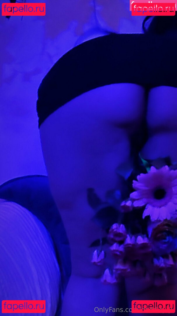 Daddiejuju / Earth2julisa Onlyfans Photo Gallery 